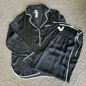 NWOT Aerie Off Duty Piping Satin Pajama Set